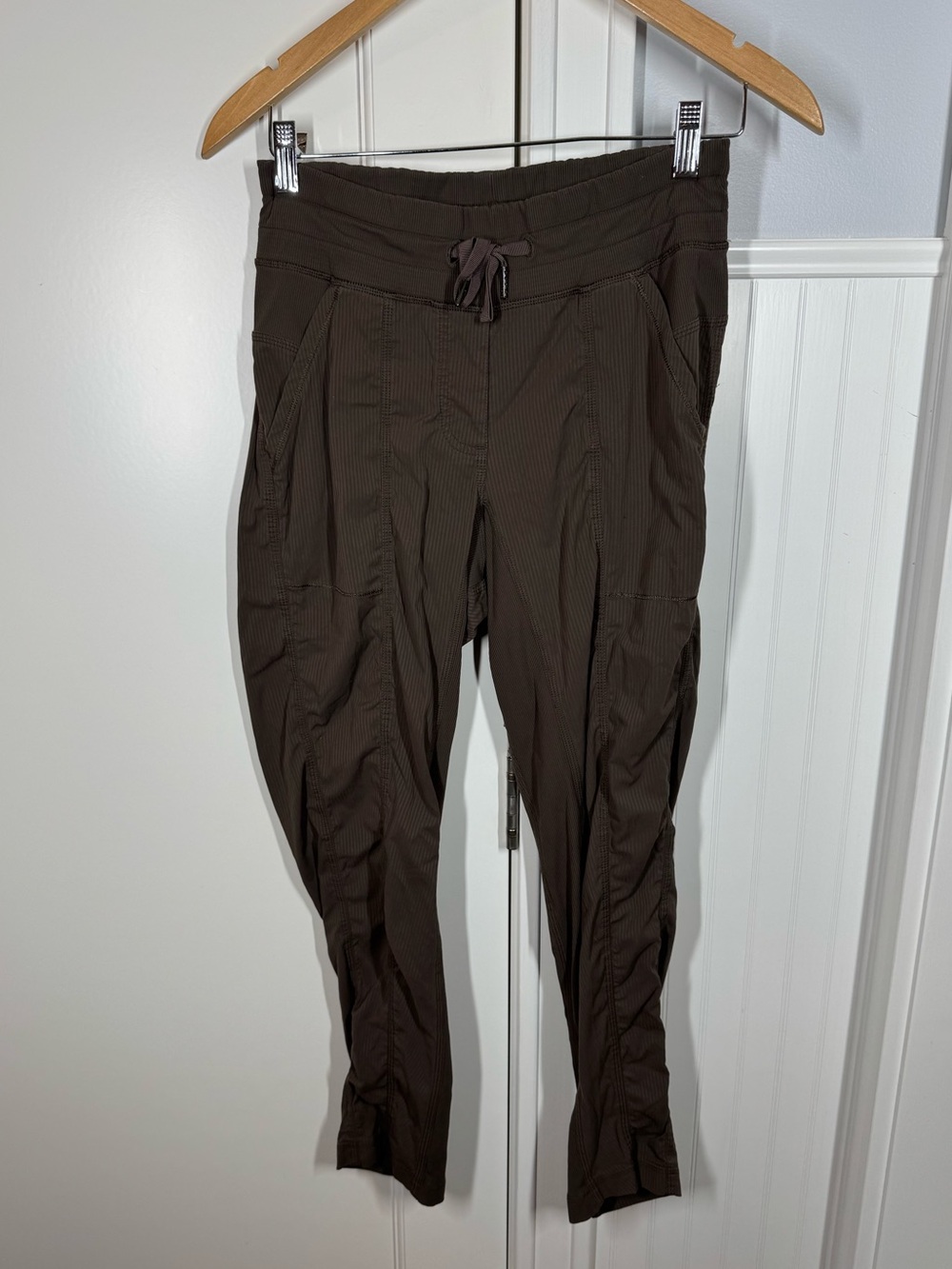 Lululemon Dance Studio Mid-Rise Jogger Full Length in Espresso Brown size 6